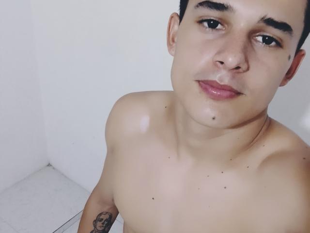 FreddyRomans - Live sex cam - 22466141