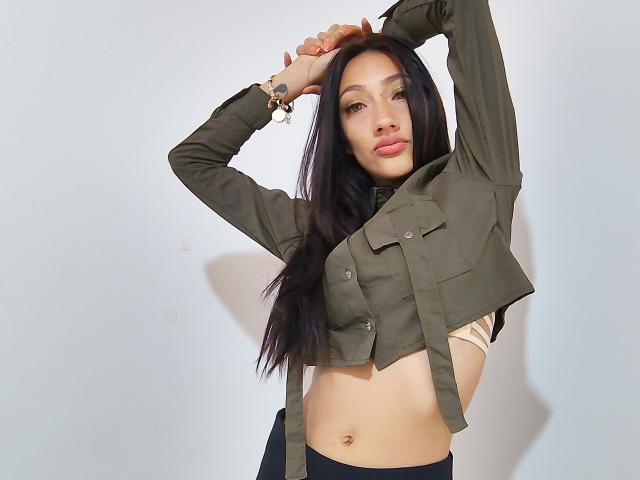 KiriamGomez - Live sex cam - 22473441