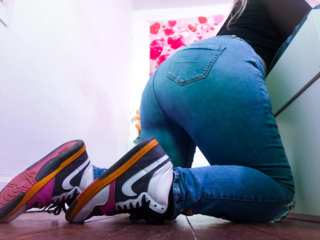 JuliaFrancaise - Live sex cam - 22476645