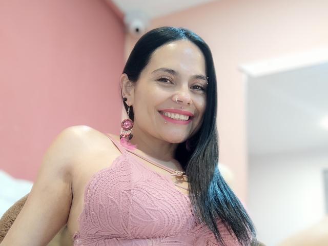 CharlotteCrofort - Live sex cam - 22477717