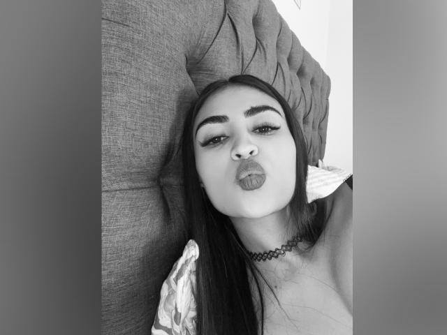 MiilaWx - Live sex cam - 22490693