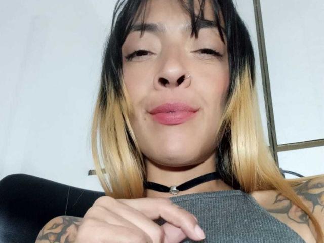 IsaGonzalez - Live porn &amp; sex cam - 22493393