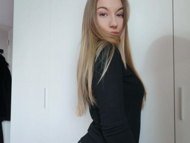 BadBlondie-hot - Live sex cam - 22502233