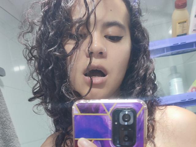 SuzzieV - Live sex cam - 22505309