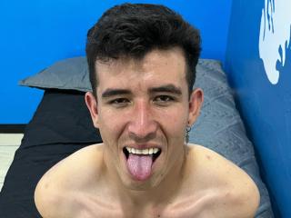 CamiloBert - Live Sex Cam - 22516357