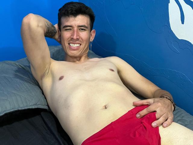 CamiloBert - Live Sex Cam - 22516369