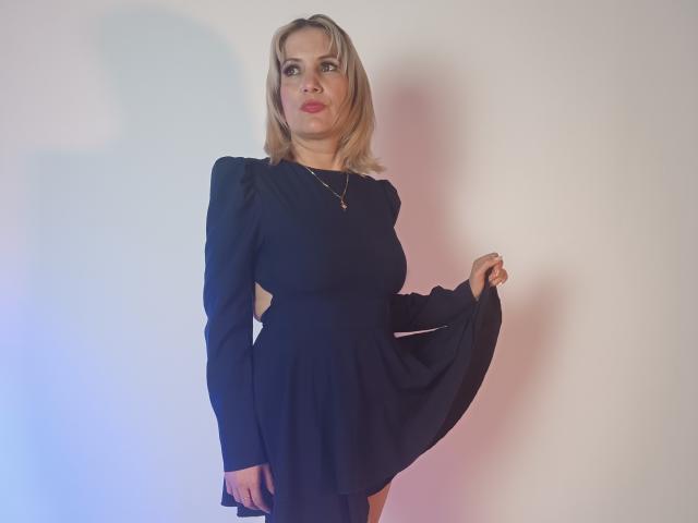 GiuliaAddams - Sexe cam en vivo - 22540617