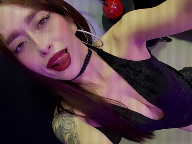 BelleWhatson - Live sex cam - 22550193