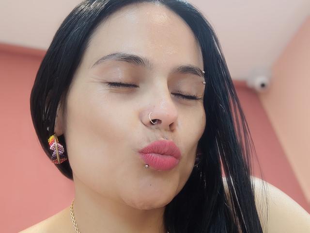 CharlotteCrofort - Live sex cam - 22555905