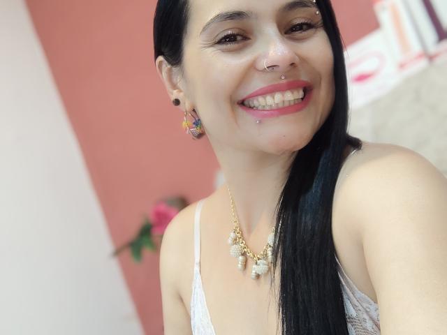 CharlotteCrofort - Live Sex Cam - 22555937