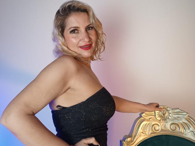 GiuliaAddams - Camera khiêu dâm &amp; quyến rũ trực tiếp - 22557329