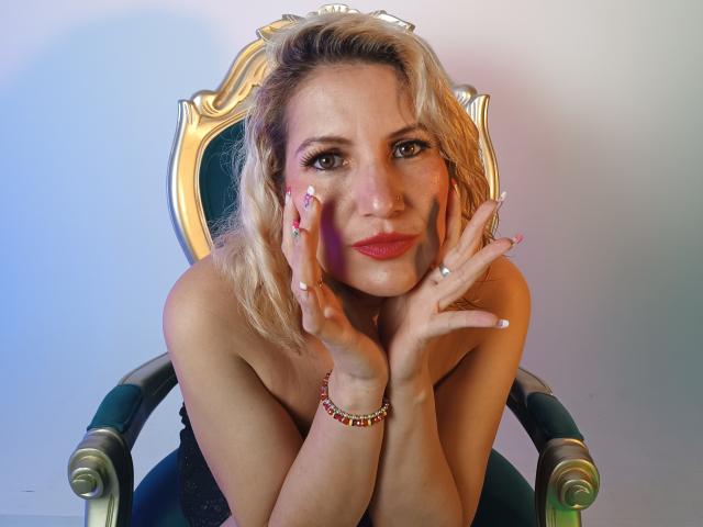 GiuliaAddams - Sexe cam en vivo - 22557393