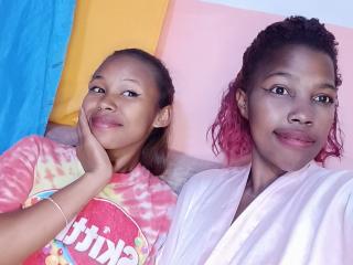 TwoHotXoxo - Live sex cam - 22558921
