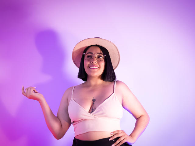 CarolineMullerr - Live Sex Cam - 22565389