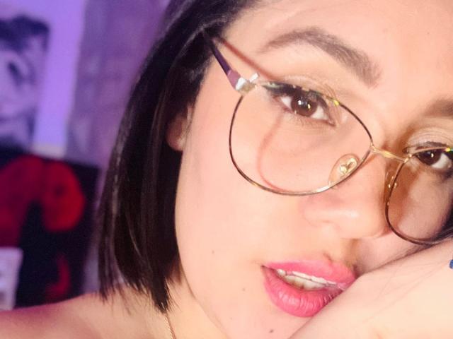 CarolineMullerr - Live sex cam - 22577953