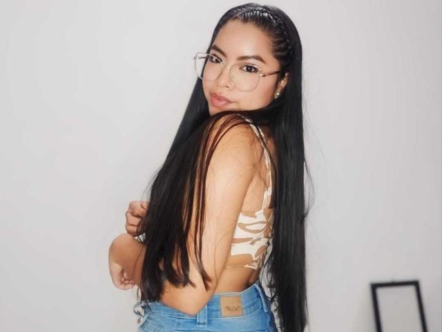 SaraMoreno - Live porn &amp; sex cam - 22584805