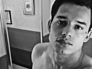 FreddyRomans - Live sex cam - 22594389