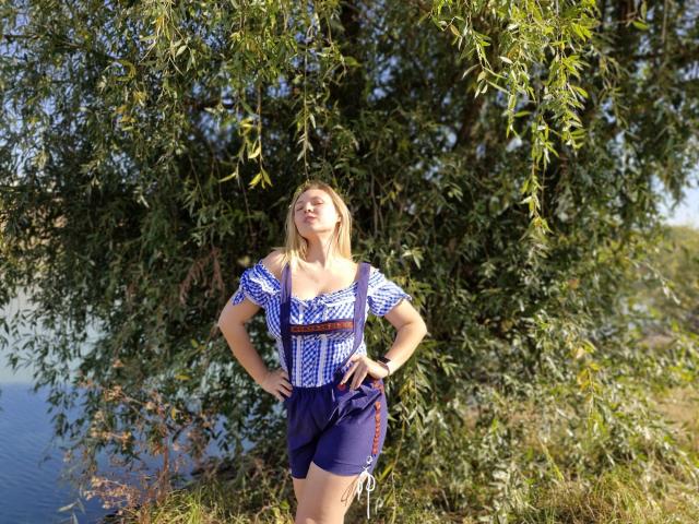 SallyVerda - Live sex cam - 22595633