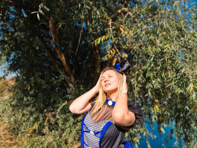 SallyVerda - Live sex cam - 22595933