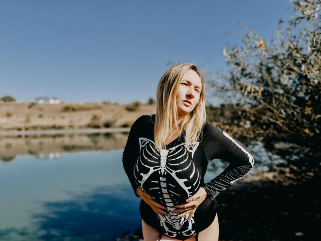 SallyVerda - Live sex cam - 22596829