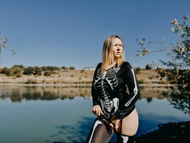 SallyVerda - Live sex cam - 22596833