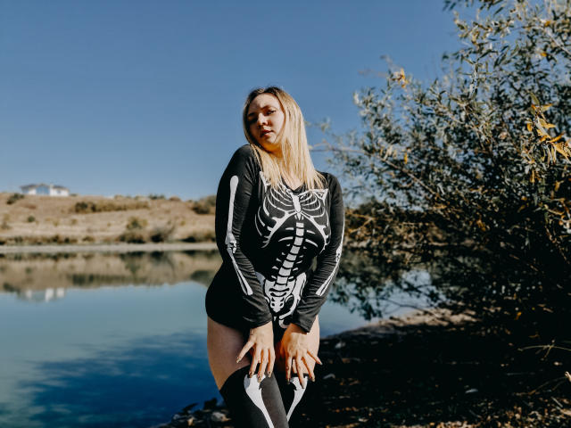 SallyVerda - Live sex cam - 22596889