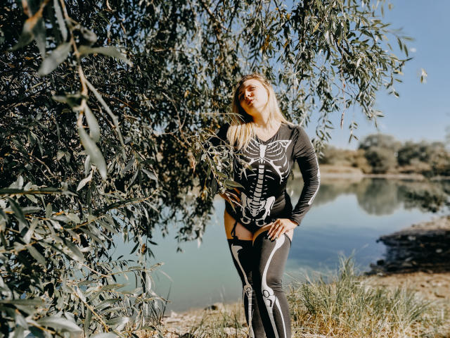 SallyVerda - Live sex cam - 22596901