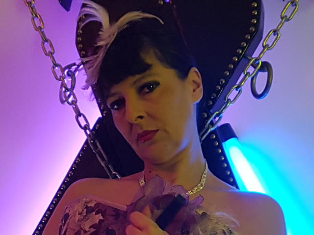 MaitresseElsa - Live porn &amp; sex cam - 22602565