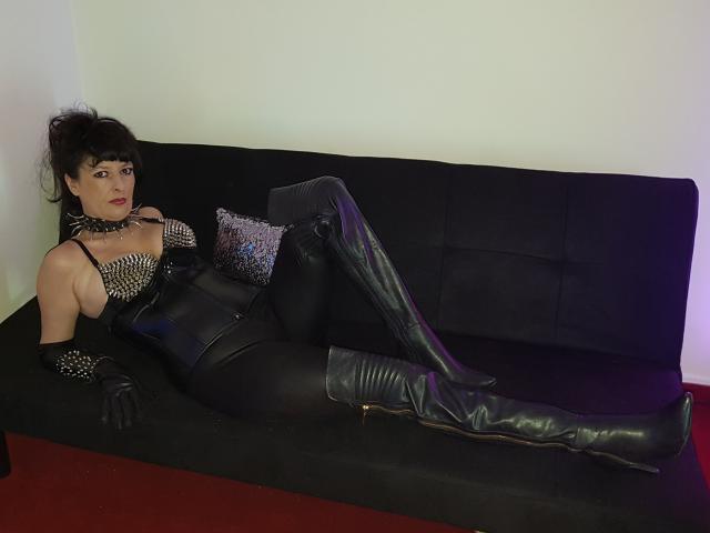 MaitresseElsa - сексуальная веб-камера в реальном времени - 22602681