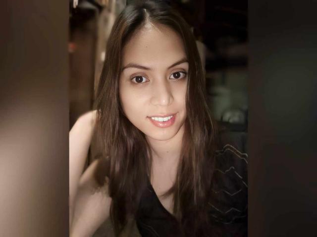 CharmingSafara - Live Sex Cam - 22607085
