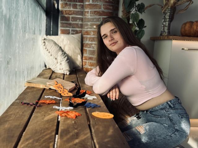 CarolineHott69 - Live sex cam - 22607793