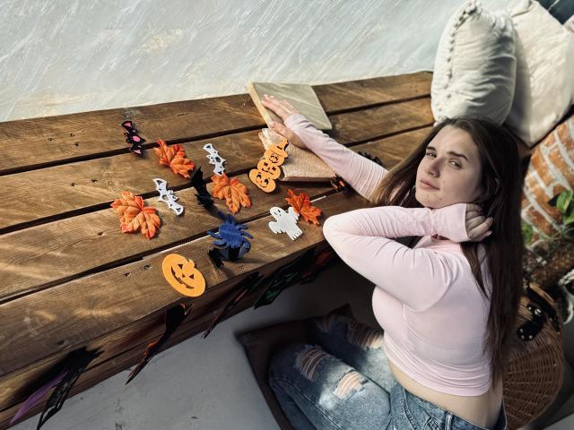 CarolineHott69 - Live sex cam - 22607861