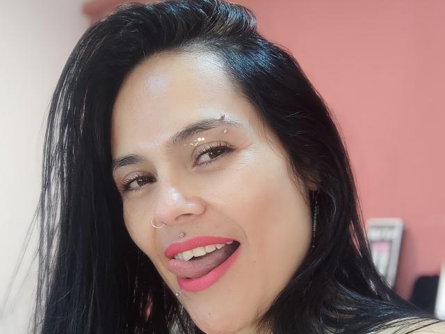 CharlotteCrofort - Live sex cam - 22607869