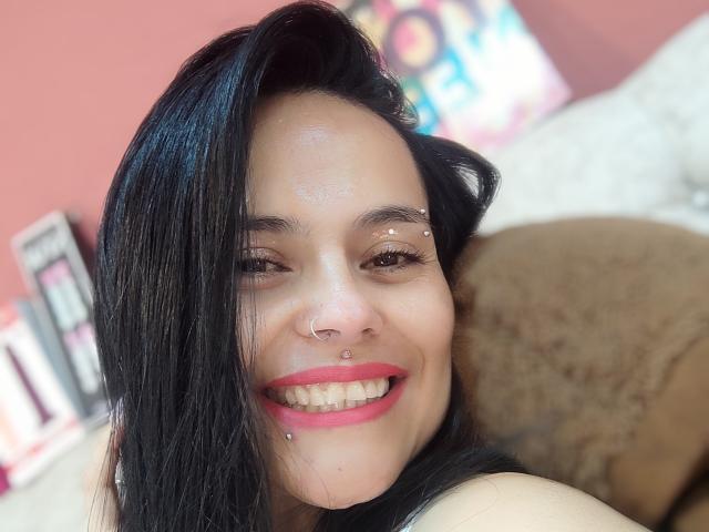 CharlotteCrofort - Live sex cam - 22607917