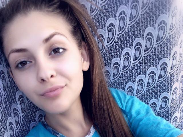 ElsaFontain - Live sex cam - 22617349