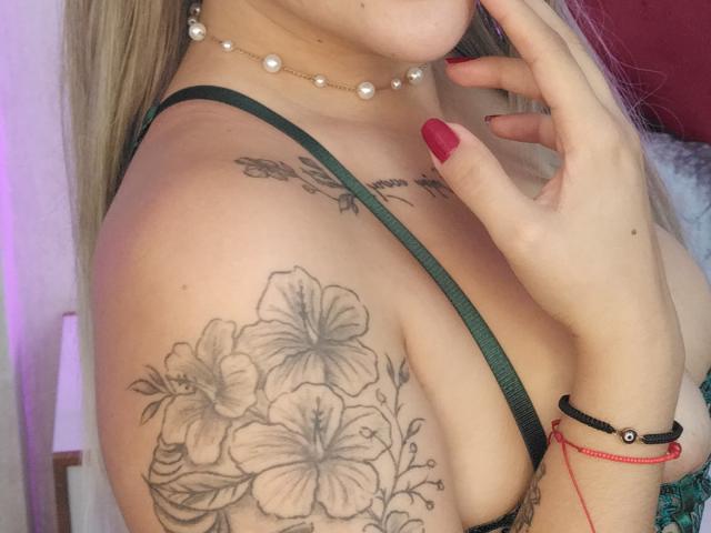 EmilyBrrown - Live sex cam - 22625613