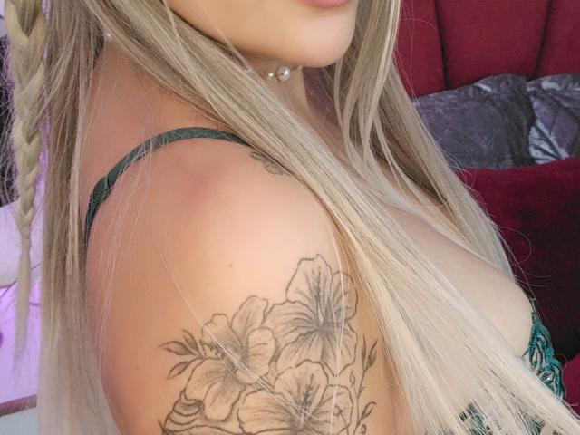 EmilyBrrown - Live sex cam - 22625641