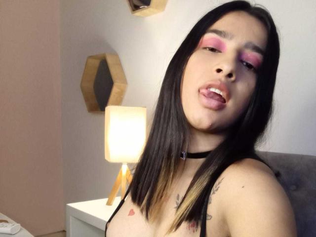 ErikaSweetX - Live porn &amp; sex cam - 22630689