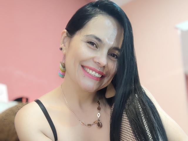 CharlotteCrofort - Live sex cam - 22639973
