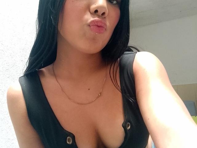 SalmaVitori - Live sex cam - 22650369