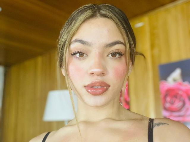 IvyCoxGlad - Live porn &amp; sex cam - 22652413