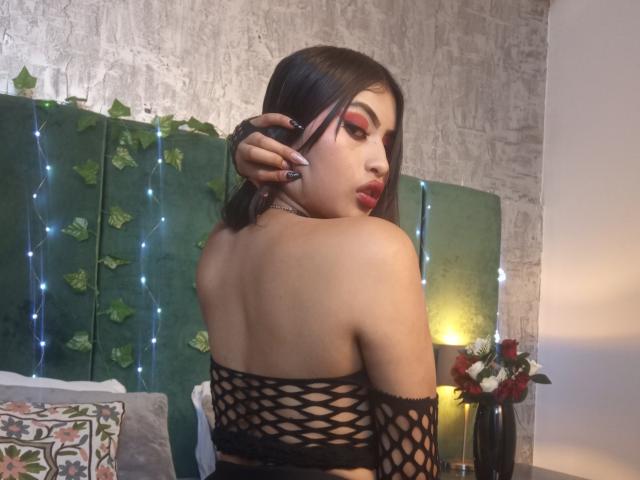 EmmaaRodriguez - Live Sex Cam - 22654321