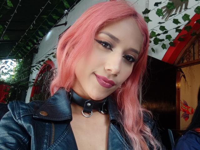 BrianaHarpers - Live Sex Cam - 22655917