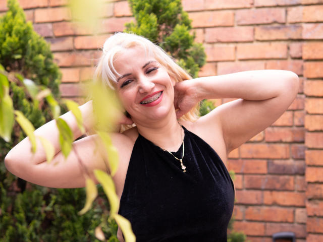 GiuliaAddams - Sexe cam en vivo - 22659297
