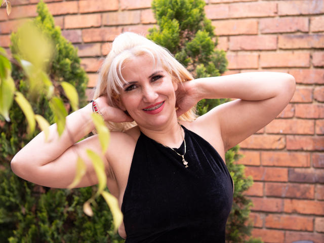 GiuliaAddams - Sexe cam en vivo - 22659301