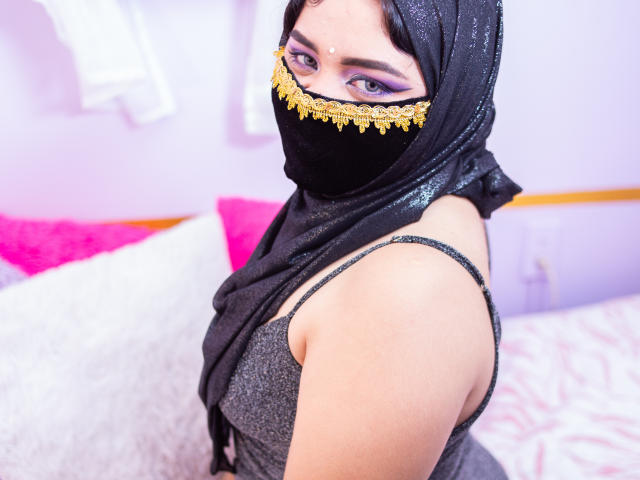 AishaGhulam - Live sex cam - 22660093
