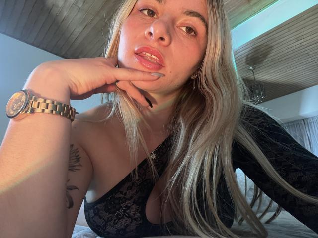 AtheneaRossi - Live sex cam - 22664449