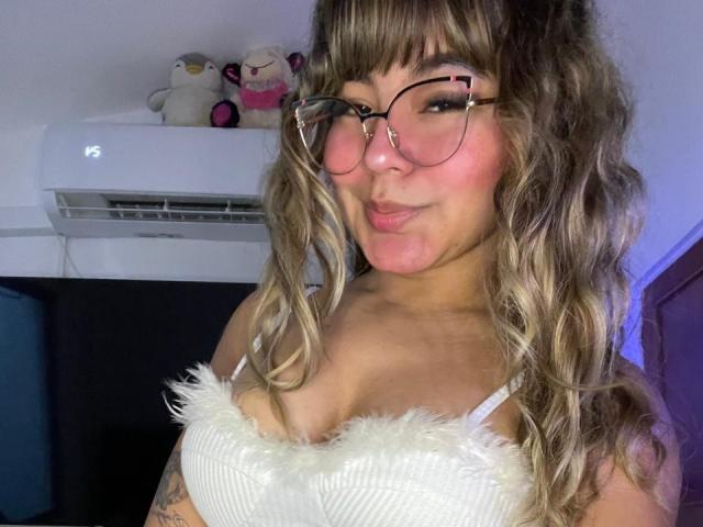 HannaSr - Live porn & sex cam - 22673429