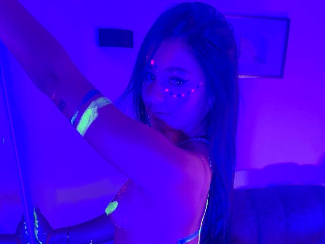 AlessiaFerry - Live sex cam - 22676549