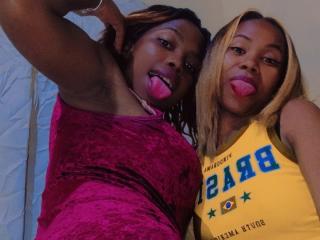 TwoHotXoxo - Live sex cam - 22685689